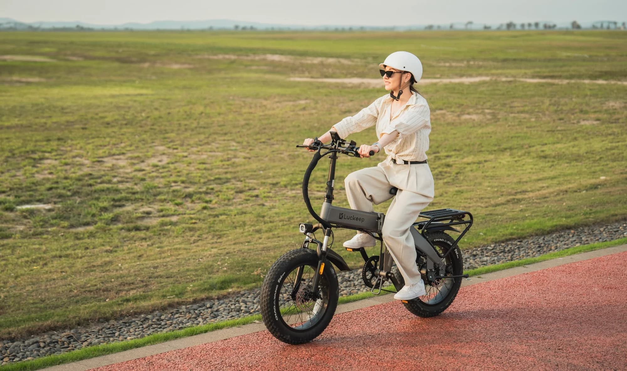 Person riding Luckeep e-bike